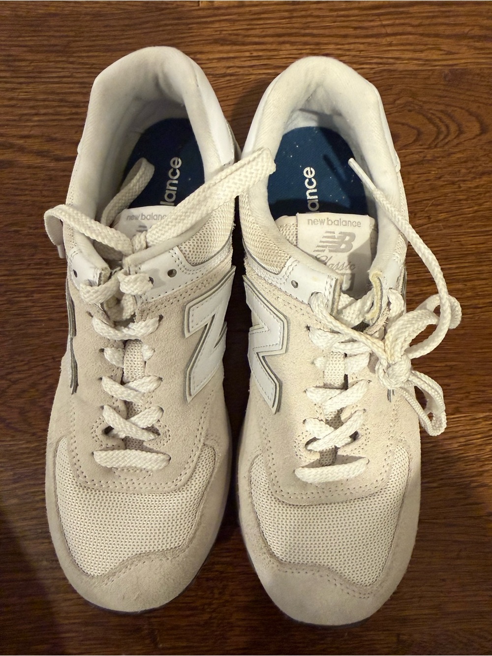New Balance Women's Cream and White Retro Sneakers - Picture 5 of 9